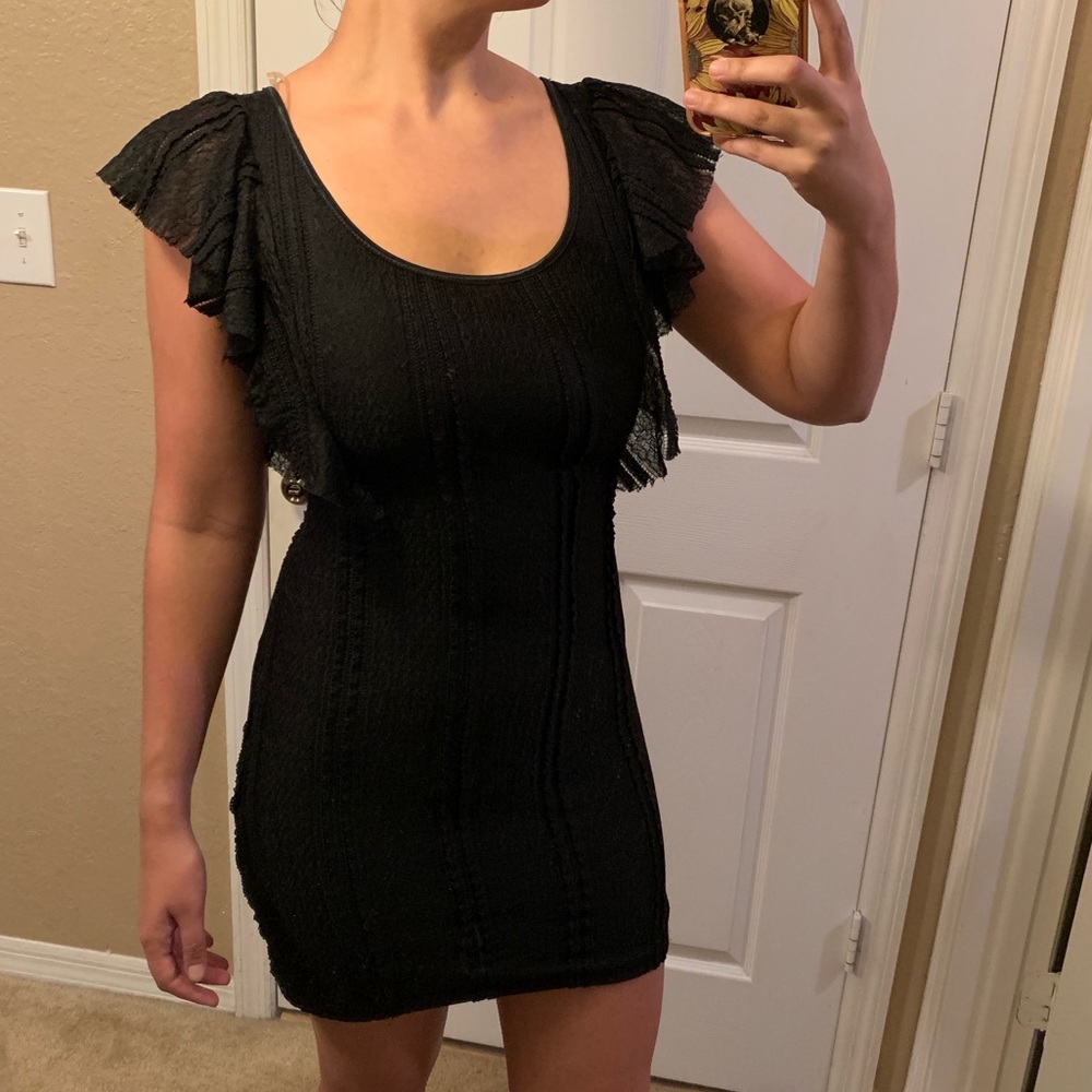 Beautiful backless black lace dress